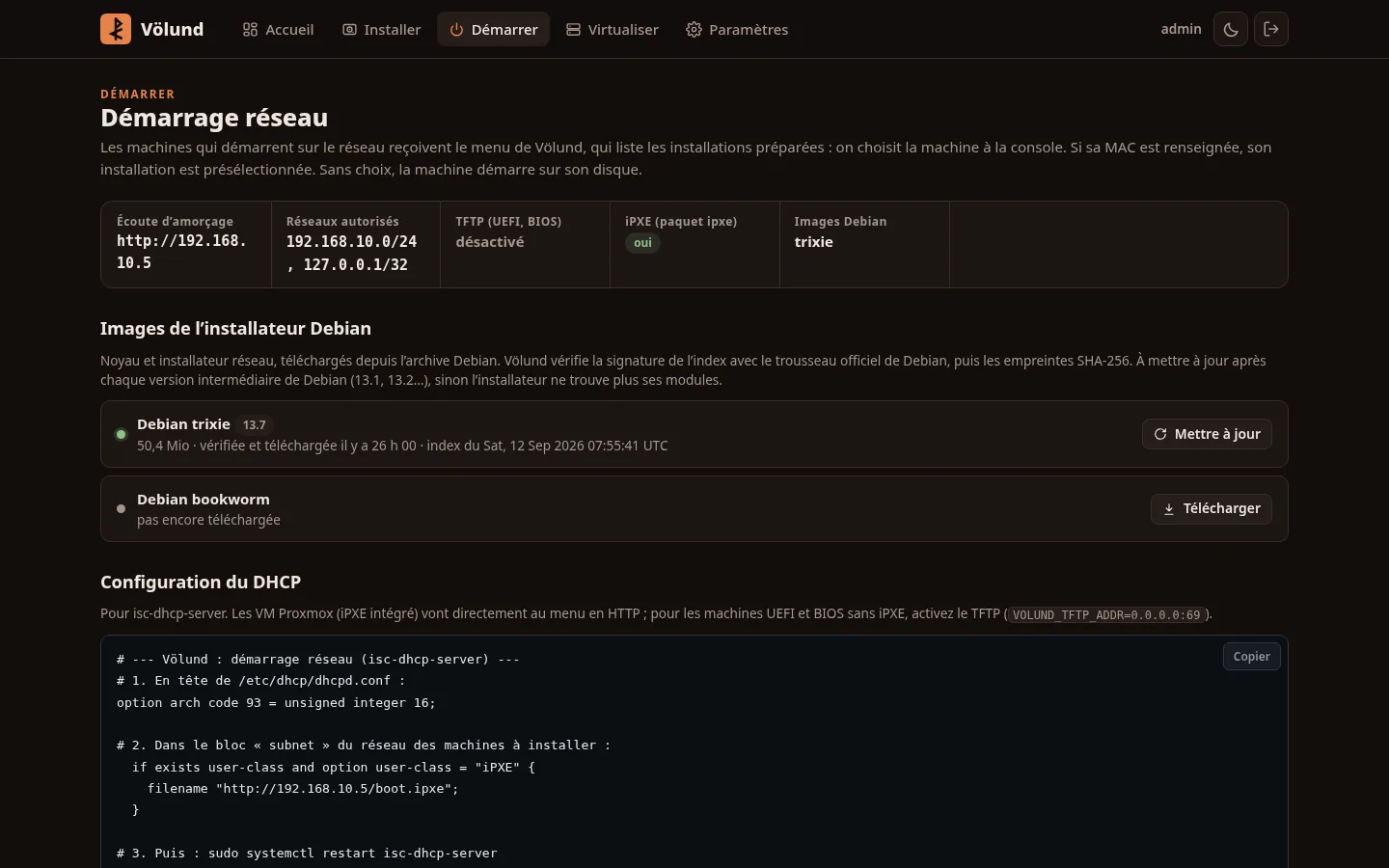 Page Démarrer : images de l'installateur Debian vérifiées et configuration DHCP prête à copier